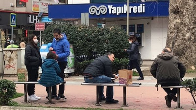 Restoranlar açılmıyor vatandaş böyle sürünüyor!